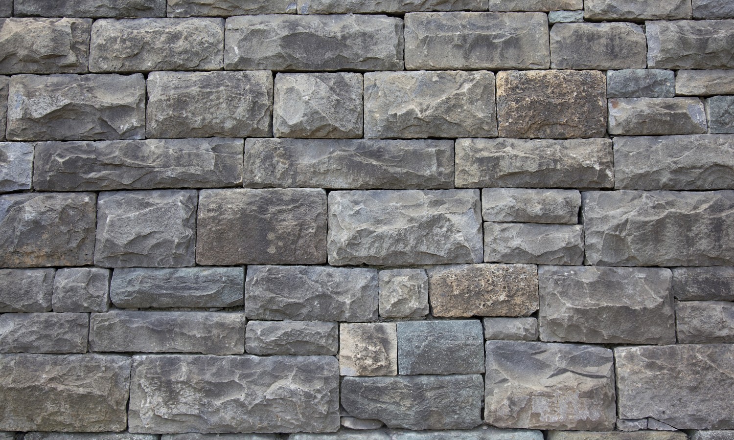 Stone & Retaining Walls Cedar Rapids